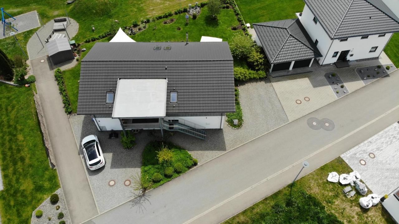 Gemuetliche Ferienwohnung Mit Panoramablick Muttensweiler Exterior photo